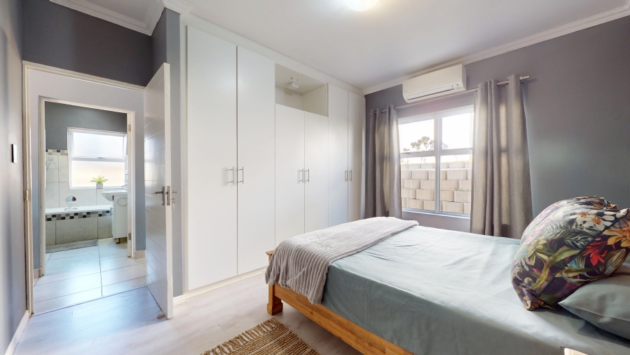 2 Bedroom Property for Sale in Wellington Central Western Cape